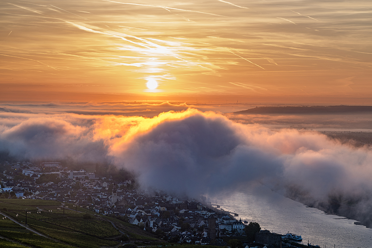 Sonnenaufgang Niederwalddenkmal