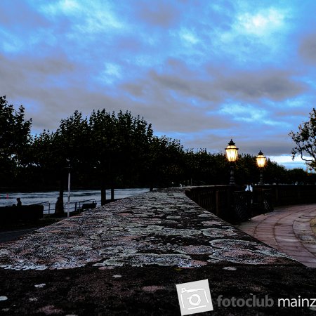 2025 Foto-Walk Biebricher Schloss - Joachim Gerloff: &quot;Blaue Stunde 2&quot;