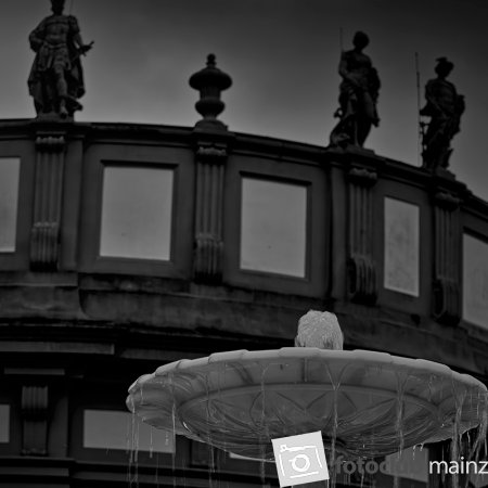 2025 Foto-Walk Biebricher Schloss - Michael Mager: &quot;Brunnen vor Figuren&quot;